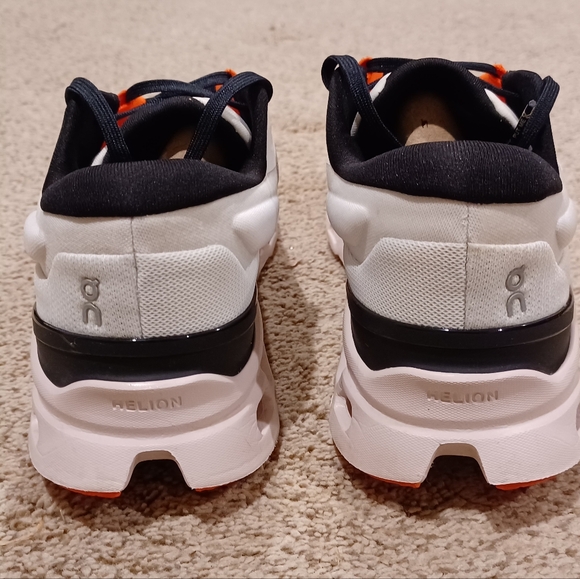 On Cloudstratus 3 running shoes in the Undyed White/Sand colorway Womens Size 8 - Picture 7 of 9